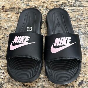 Woman Black and Pink Summer Nike Sandals size 9